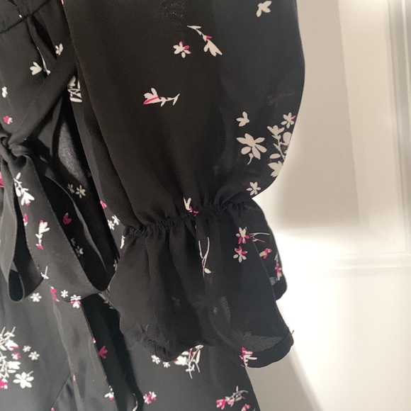 Dynamite Floral Dress - Picture 3 of 6